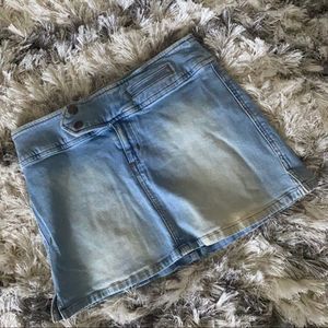 💖 ~Cute GUESS Short Skirt, Size 29!~ 💖